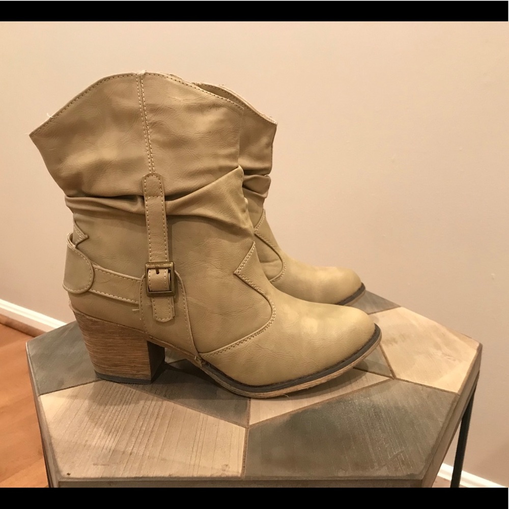 Wet Seal Women’s Ankle Boots/Booties- Size: 8